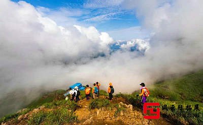 登山团建活动新闻稿