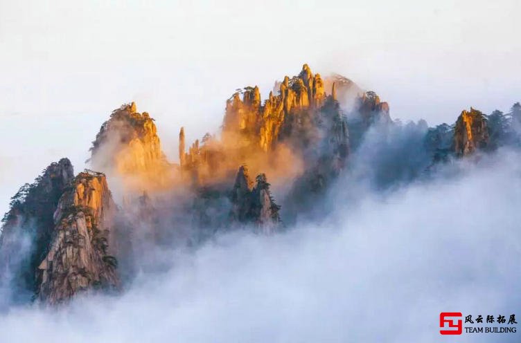 登雾灵山，共赏日出云海