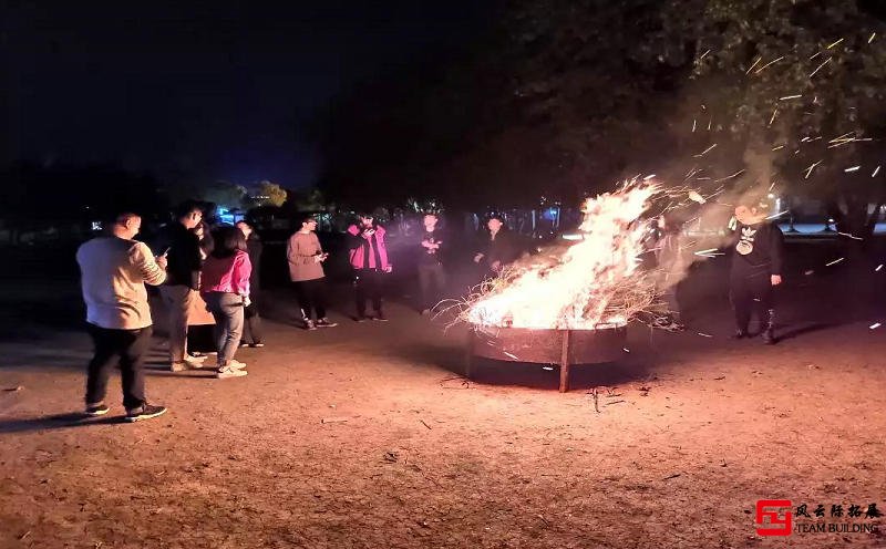 苏州太湖牛仔风情度假村团建活动篝火晚会